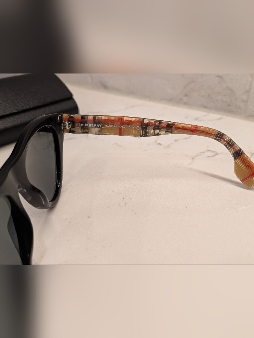 Burberry Sunglasses - GUC - Black Front Nova Check Arms - Picture 8 of 15